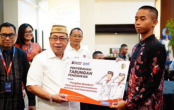 Tugas Tuntas, Paskibraka Kota Gorontalo Diguyur Bonus Adhan dan BTN