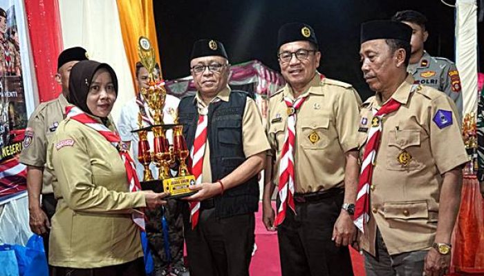 Tutup Perkemahan Pramuka Pulubala, Bupati Sofyan Tekankan Kesiapan Generasi Emas 2045