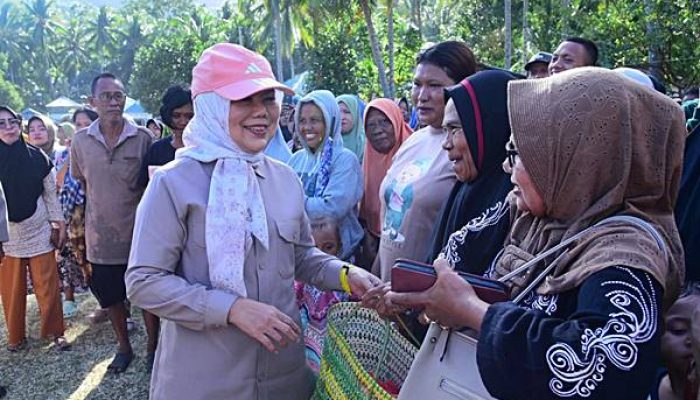 Wagub Idah Bawa Pasar Murah Bersubsidi ke Biluhu, 1.000 Warga Terbantu