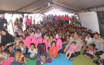 Kapolda NTT dan Ketua Bhayangkari Hadir untuk Warga Sikka, dari Trauma Healing hingga Bantuan Bayi dan Balita