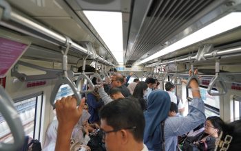 Jelang Tiga Tahun Beroperasi, LRT Jabodebek Cetak Rekor 3 Juta Pengguna dalam Sebulan