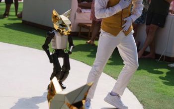 FINNS BEACH CLUB DAN BOTSHIFT HADIRKAN ROBOT HUMANOID DI BEACH CLUB