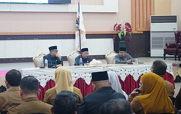 Adhan Dambea Perintahkan Penegakan Perda Miras Diperkuat
