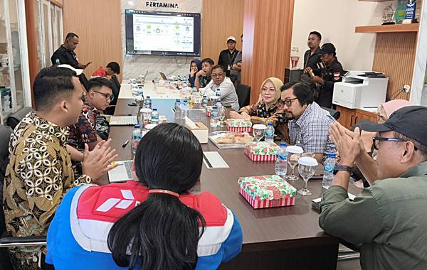 Antrean Menggila, Komisi II Deprov Gorontalo Desak Pertamina Tambah Alokasi BBM
