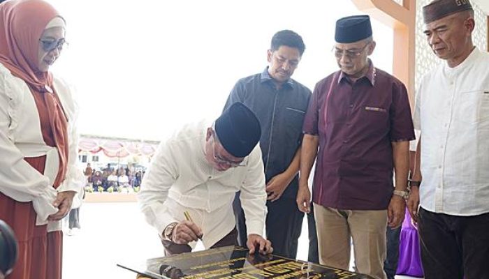 Bukan Pom Bensin, Adhan Pilih Bangun dan Perbanyak Masjid