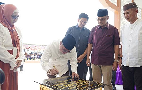 Bukan Pom Bensin, Adhan Pilih Bangun dan Perbanyak Masjid