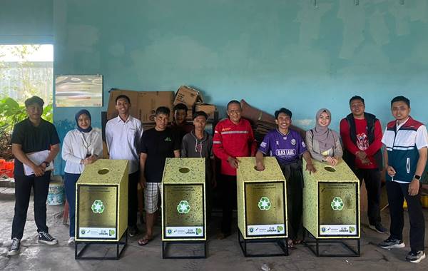 Gandeng Pemuda Makassar, Pertamina Patra Niaga Sulap Limbah Segel Tangki Jadi Tempat Sampah