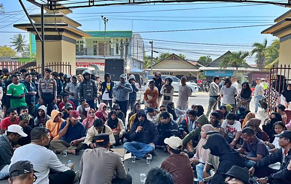 Geruduk Polda Gorontalo, AMKGB_ Hentikan Proses Hukum Eks Rumah Jawatan