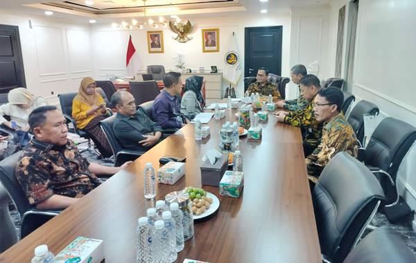 Kawal Embarkasi Haji Gorontalo, Kabag TU Kemenhaj dan Komisi III Deprov Temui Sekjen di Jakarta