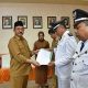 Rum Pagau Lantik Penjabat Kades Mustika dan Saripi, Ini Pesannya