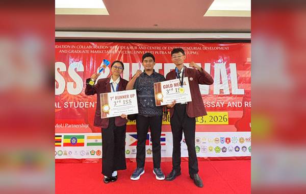 Mahasiswa UNG Raih Dua Prestasi di International Student Summit Malaysia
