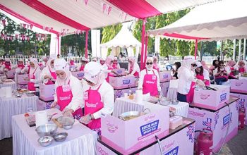 Masak Serentak di 8 Kota, Pertamina Patra Niaga Torehkan Rekor MURI