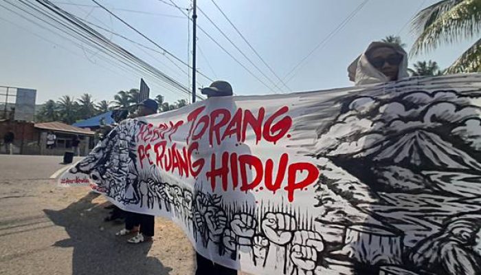 PT CBM Dipersoalkan, Warga Bone Pantai Desak Kejelasan Izin