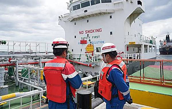 Pertamina dan Pemerintah Cek FT Bau-Bau, Pastikan Distribusi Energi Indonesia Timur Tetap Andal