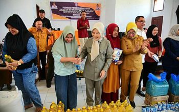 Wagub Idah Serahkan Bantuan Produksi untuk 105 UMKM Gorontalo Utara