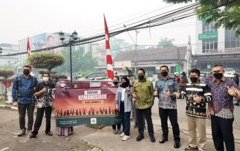 Holding Perkebunan Nusantara melalui PTPN IV Regional V Salurkan 100 Paket Bantuan bagi Masyarakat Terdampak Karhutla