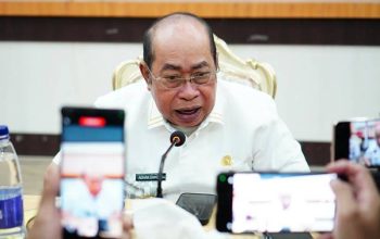 Adhan Tanggapi Permintaan Klarifikasi Pemprov Soal Demo ASN: Saya Bukan Bawahan Gusnar