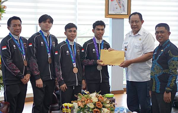 Bawa Pulang Medali dari Jepang, Atlet Gorontalo dapat Bonus dari Gusnar