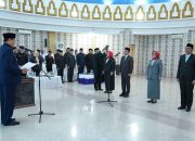 Gubernur Gusnar Lantik Empat Kepala Biro