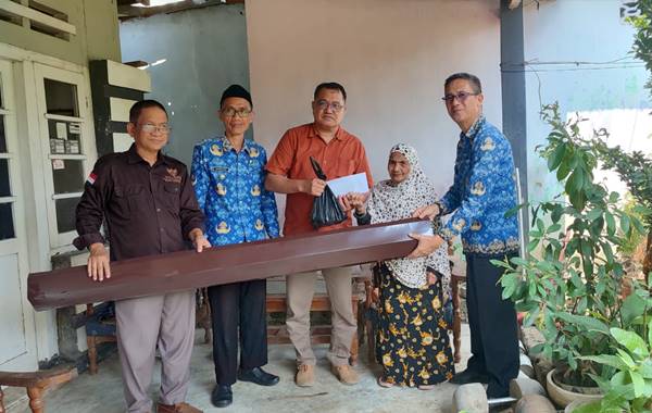 Korban Bencana Pohon Tumbang dan Lansia dapat Bantuan Pemkot, Disalurkan Door To Door