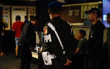 Razia Gabungan di Kota Gorontalo, Pasangan Bukan Suami Istri Terjaring hingga Dua Bal Miras Disita Razia Gabungan di Kota Gorontalo, Pasangan Bukan Suami Istri Terjaring hingga Dua Bal Miras Disita