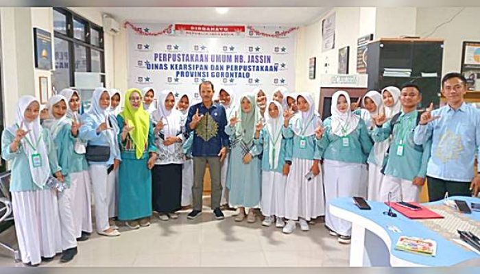 Tingkatkan Literasi, SMAN 1 Bilato Kunjungi Perpustakaan H.B. Jasin